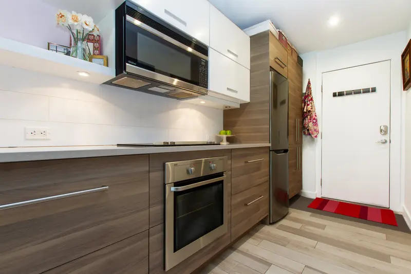 405 6850 CRABAPPLE DRIVE - photo 2 of 18