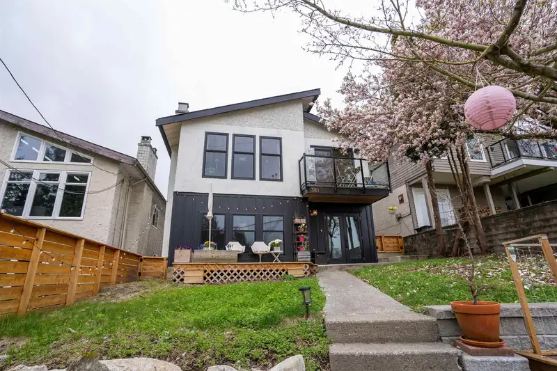 381 CLARENCE STREET - photo 2 of 40