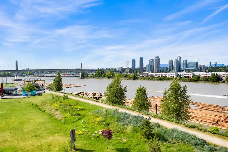 511 10033 RIVER DRIVE - photo 1 of 24