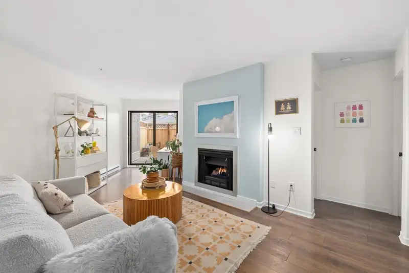 112 189 E 16TH AVENUE - photo 1 of 35
