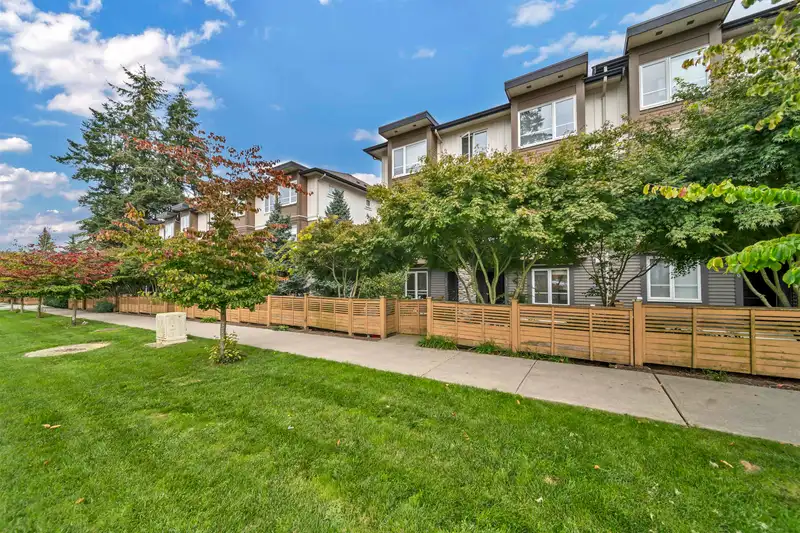 131 5888 144 STREET - photo 3 of 23