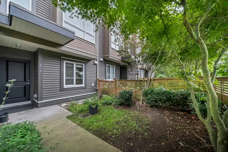 131 5888 144 STREET - photo 4 of 23