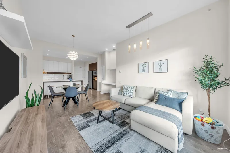 412 545 FOSTER AVENUE - photo 1 of 25