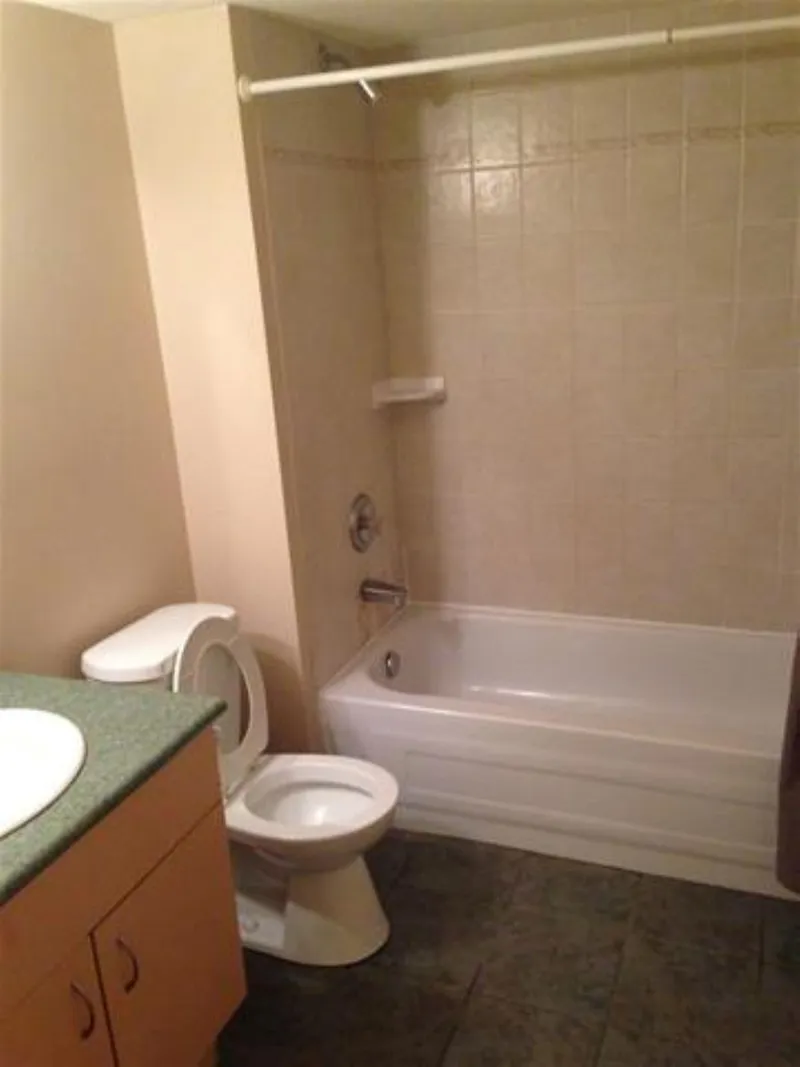 2147 SHAUGHNESSY STREET - photo 4 of 10