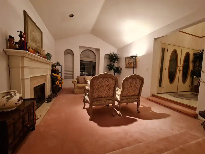 9456 164 STREET - photo 3 of 15
