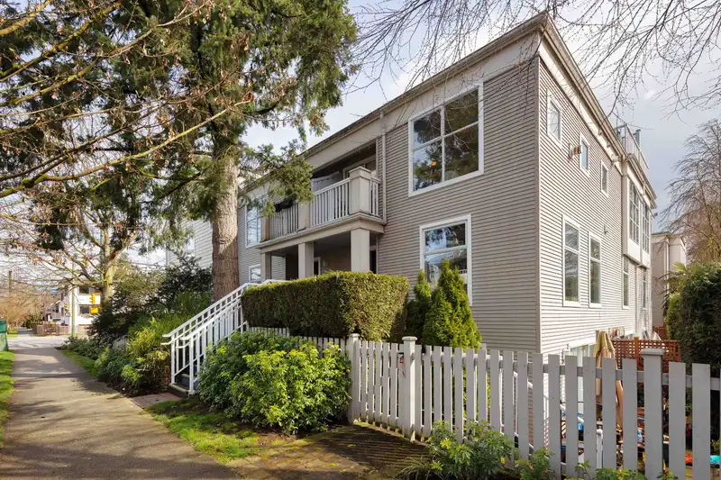 2028 TRUTCH STREET - photo 2 of 19
