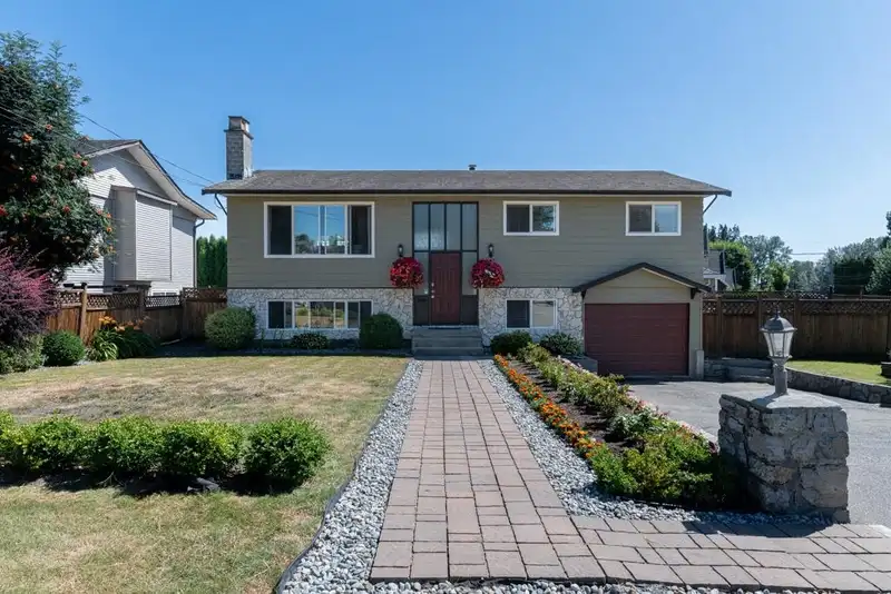 7812 BREMRIDGE DRIVE - photo 1 of 24