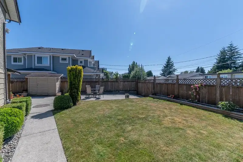 7812 BREMRIDGE DRIVE - photo 3 of 24