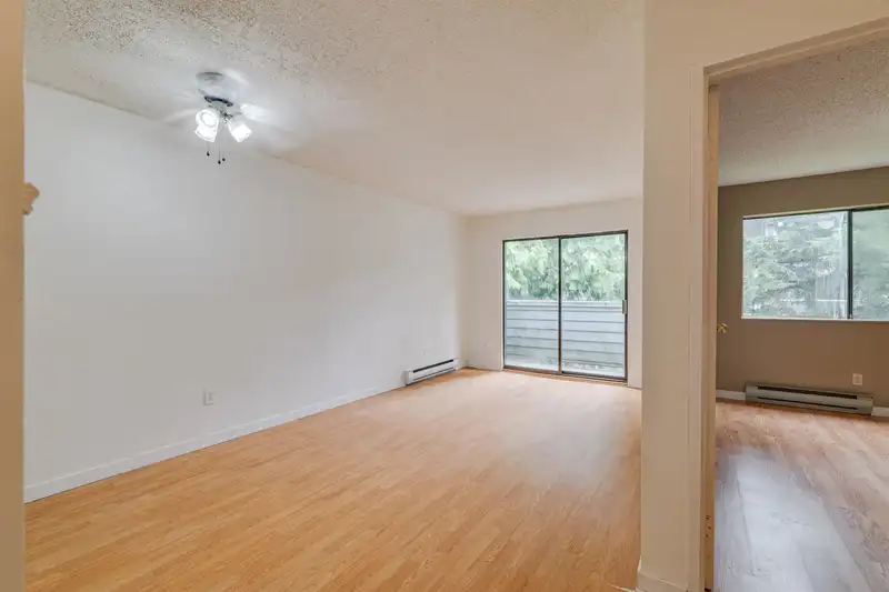 304 1948 COQUITLAM AVENUE - photo 3 of 22