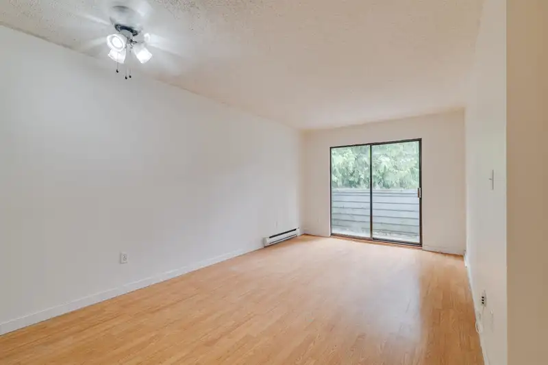 304 1948 COQUITLAM AVENUE - photo 4 of 22