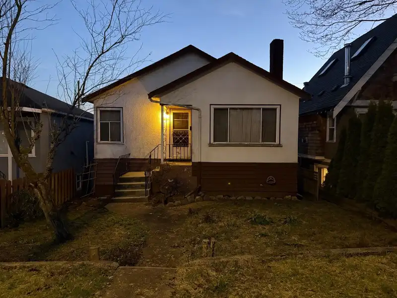 2656 ADANAC STREET - photo 1 of 8