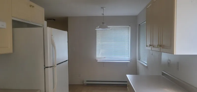 43 15020 66A AVENUE - photo 4 of 10