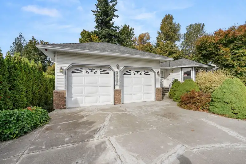 3333 FIRHILL DRIVE - photo 2 of 40