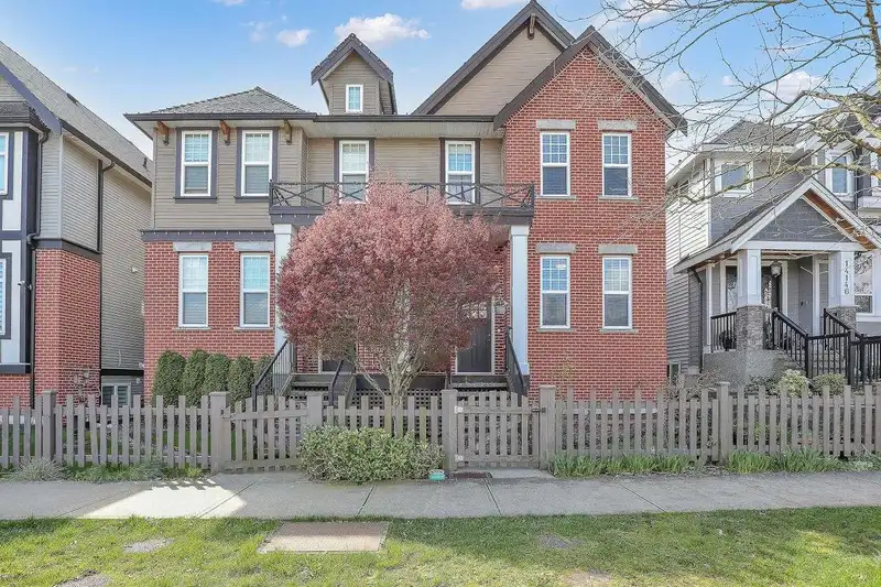 14148 60A AVENUE - photo 1 of 34