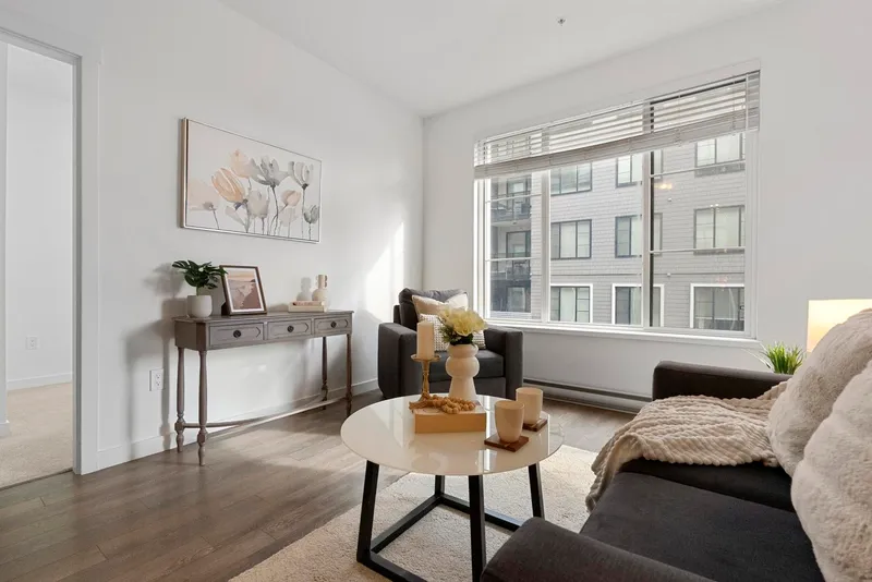 208 15815 85 AVENUE - photo 3 of 25