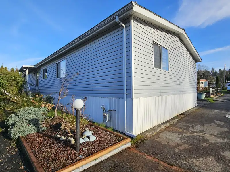 310 201 CAYER STREET - photo 2 of 32