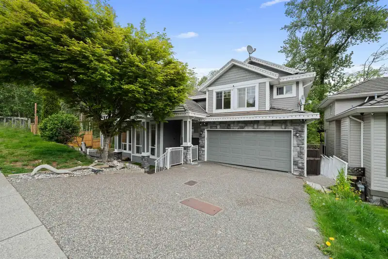 14455 78 AVENUE - photo 1 of 34