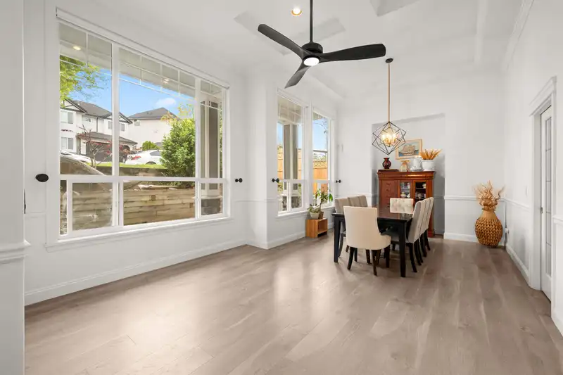 14455 78 AVENUE - photo 3 of 34