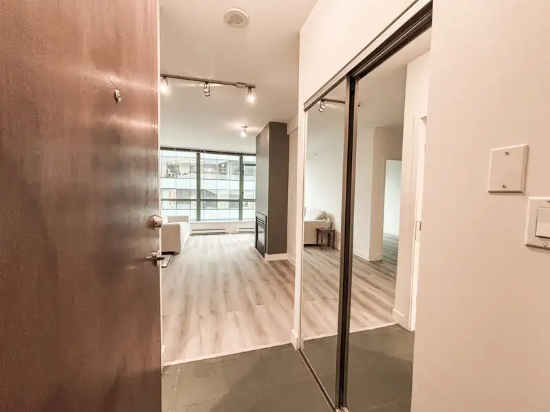 703 1238 BURRARD STREET - photo 3 of 29