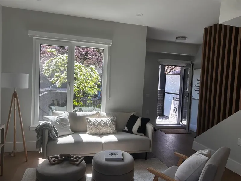 1341 E 21ST AVENUE - photo 2 of 25