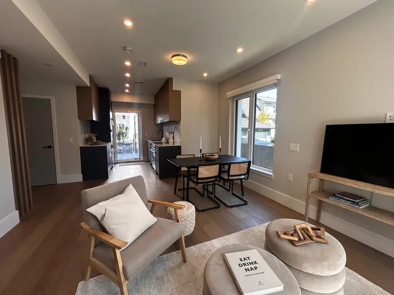 1341 E 21ST AVENUE - photo 4 of 25