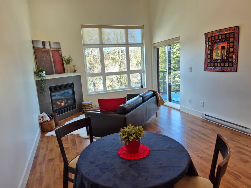 306 5682 WHARF AVENUE - photo 2 of 18