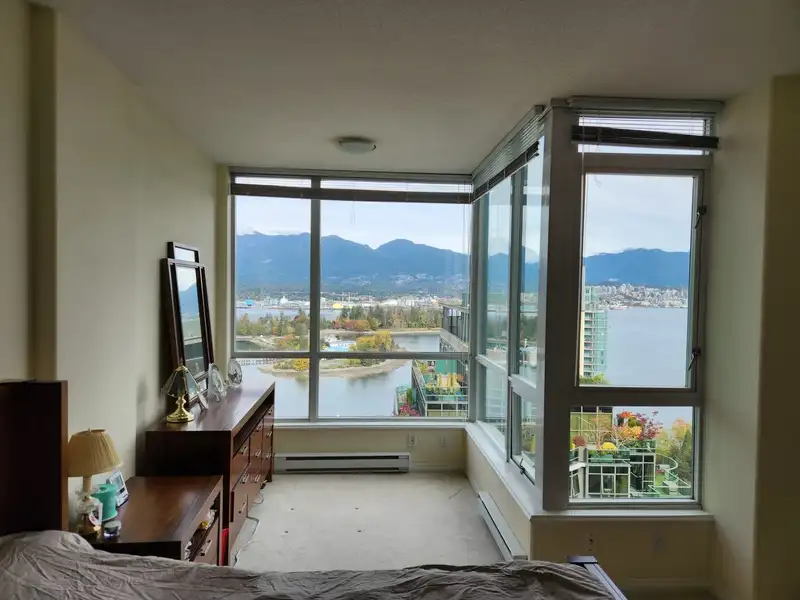 3307 1328 W PENDER STREET - photo 4 of 17