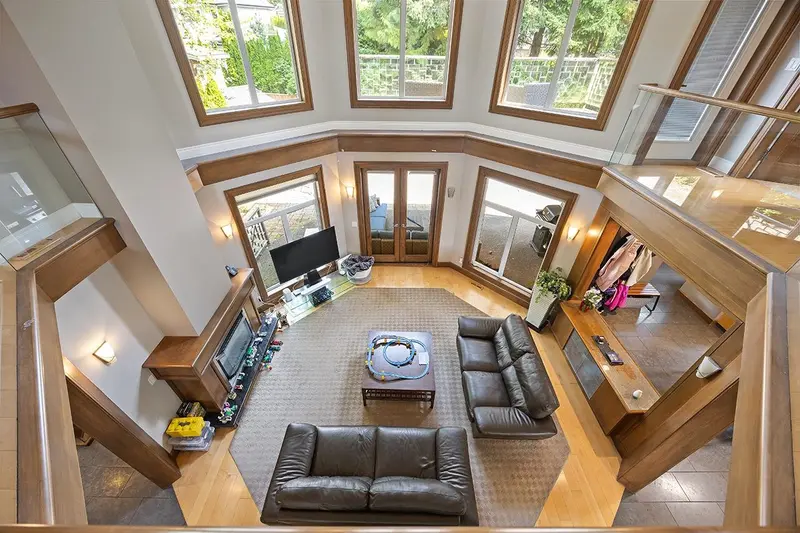 3582 EDGEMONT BOULEVARD - photo 1 of 25