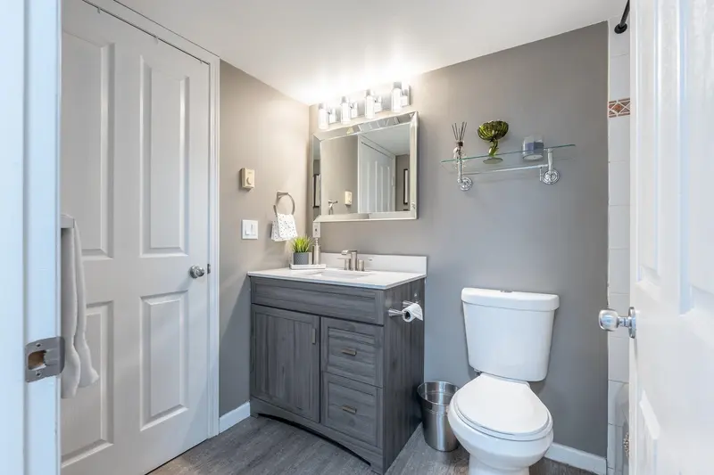 310 5355 BOUNDARY ROAD - photo 2 of 13