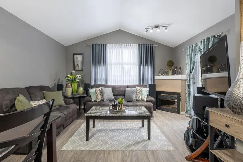 310 5355 BOUNDARY ROAD - photo 4 of 13