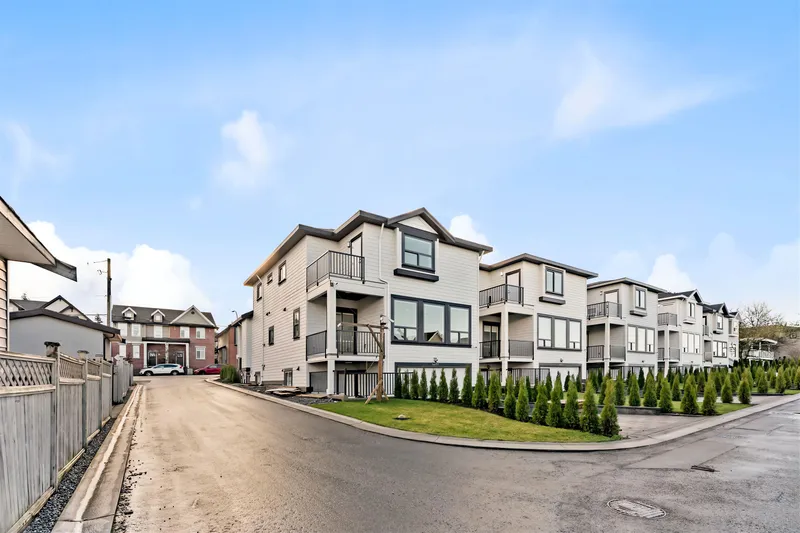 14165 60A AVENUE - photo 4 of 25