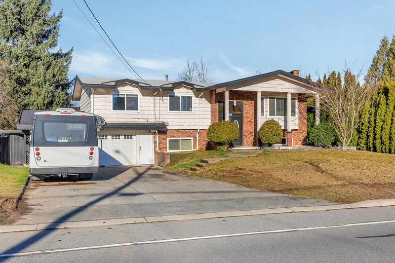 32615 BEVAN AVENUE - photo 2 of 25