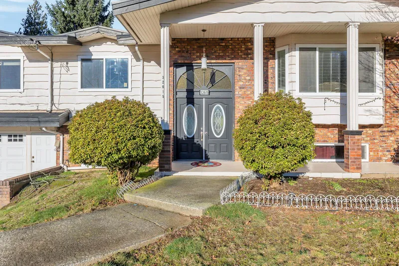 32615 BEVAN AVENUE - photo 3 of 25