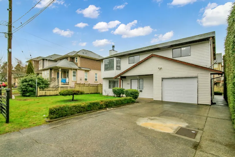 7846 119A STREET - photo 2 of 25