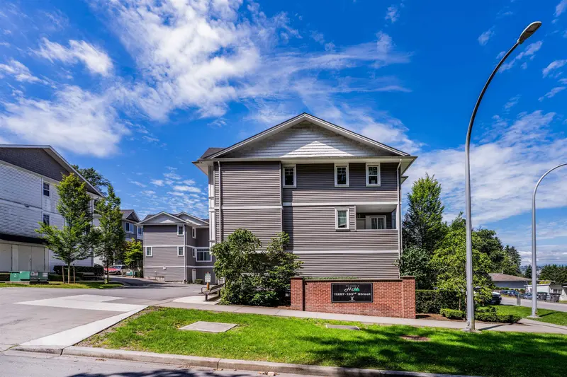 2 11267 133 STREET - photo 2 of 25