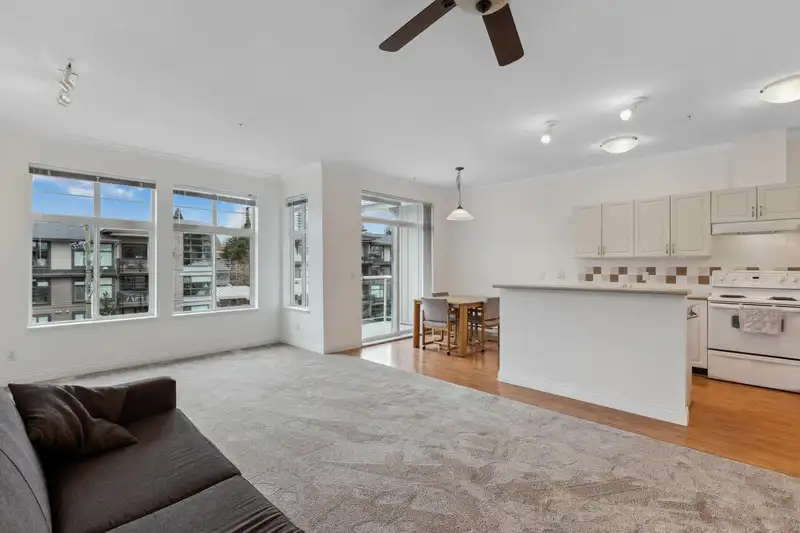 405 15323 17A AVENUE - photo 3 of 39