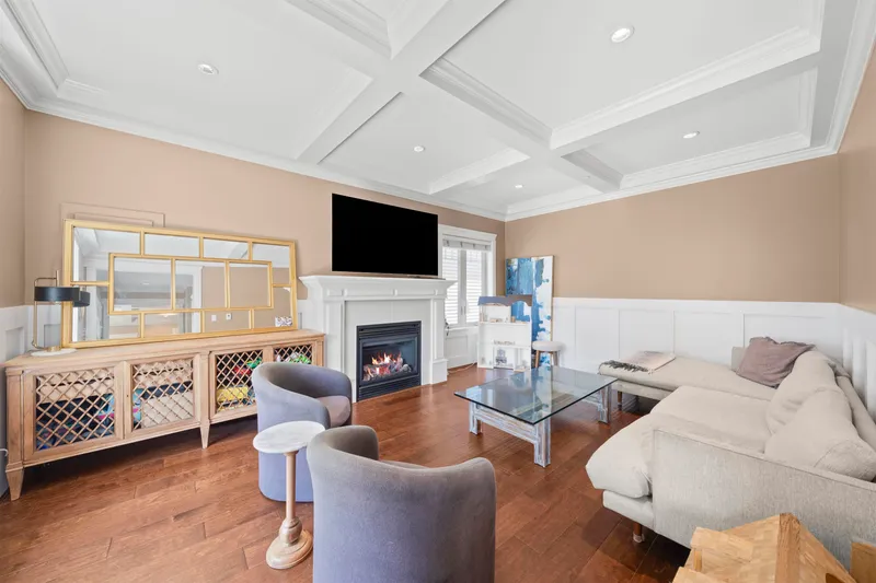 2575 W 7TH AVENUE - photo 2 of 25