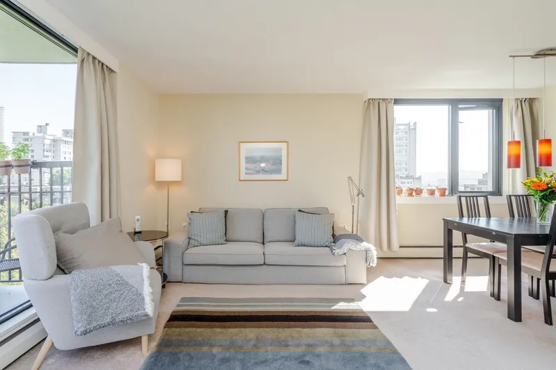 1004 1330 HARWOOD STREET - photo 3 of 24