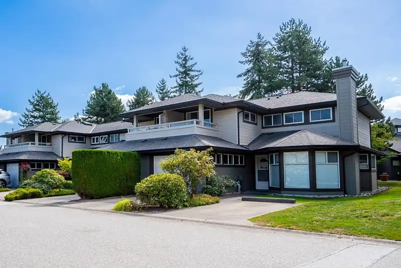174 16080 82 AVENUE - photo 1 of 3
