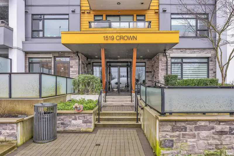 209 1519 CROWN STREET - photo 2 of 22