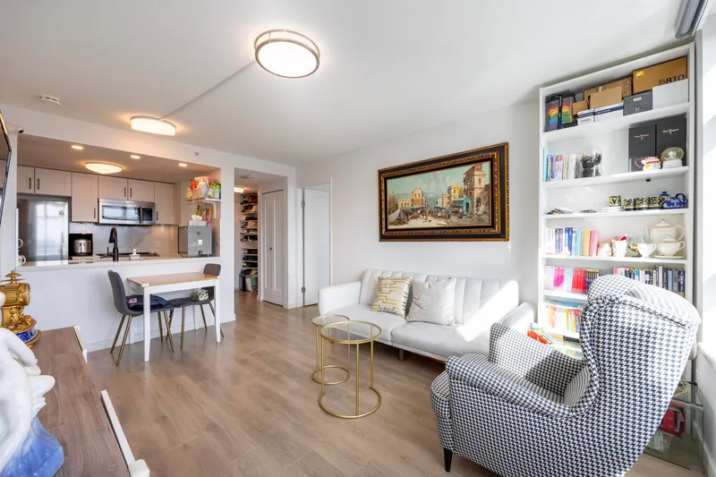 2508 438 SEYMOUR STREET - photo 2 of 15