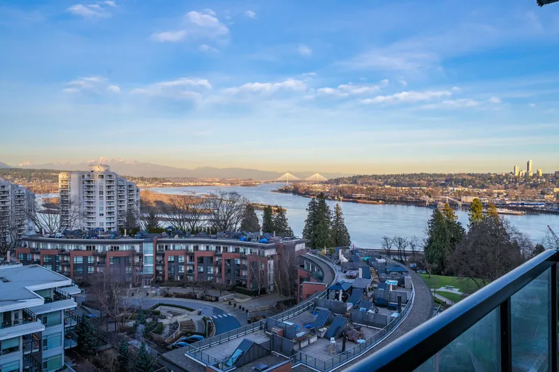 804 15 E ROYAL AVENUE - photo 2 of 25