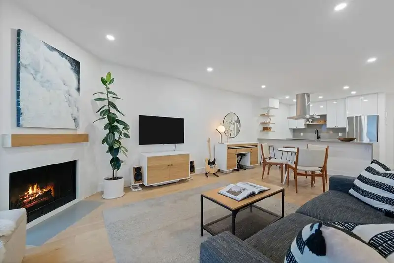 203 607 E 8TH AVENUE - photo 1 of 37