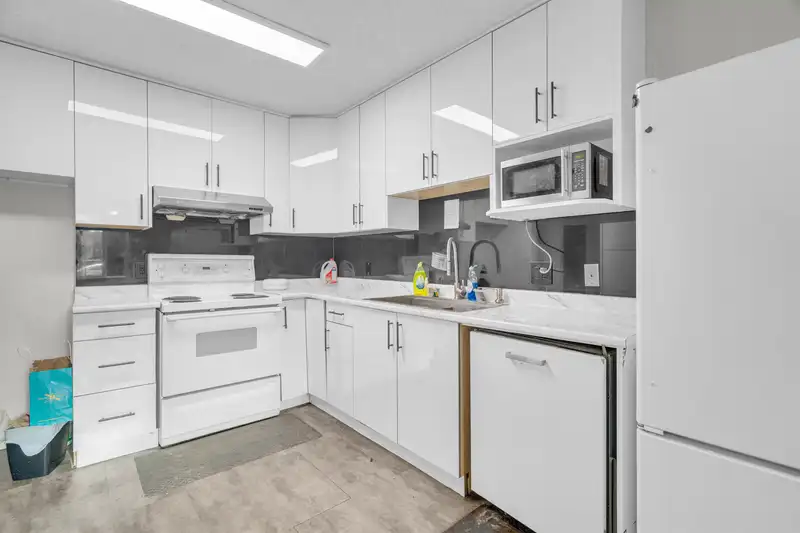 13335 70B AVENUE - photo 1 of 10