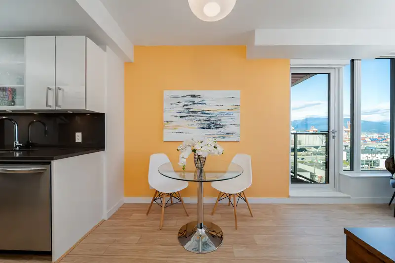 803 983 E HASTINGS STREET - photo 2 of 32