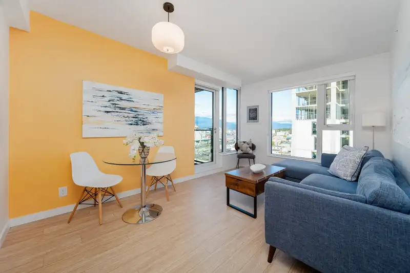 803 983 E HASTINGS STREET - photo 3 of 32