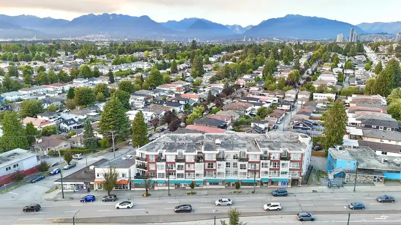 102 2973 KINGSWAY - photo 1 of 9