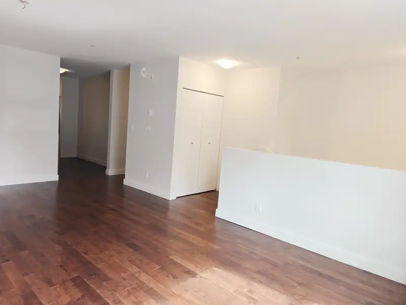 403 E 16TH AVENUE - photo 4 of 20