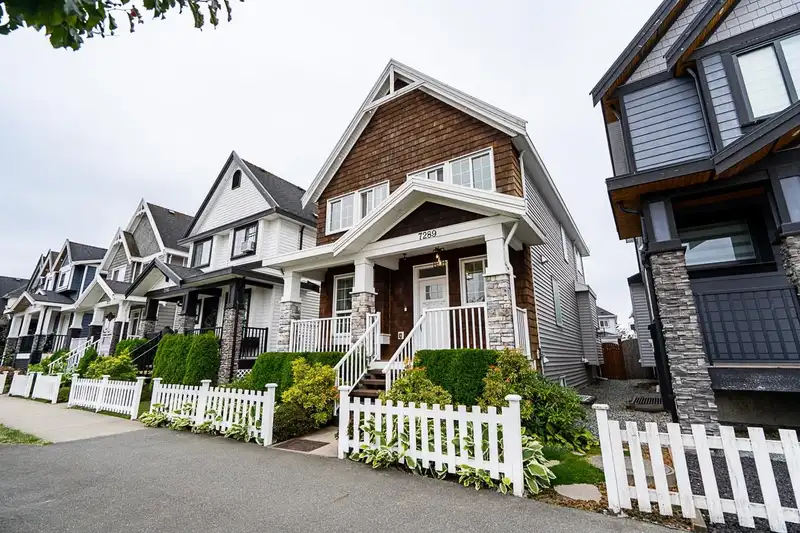 7289 194A STREET - photo 2 of 37