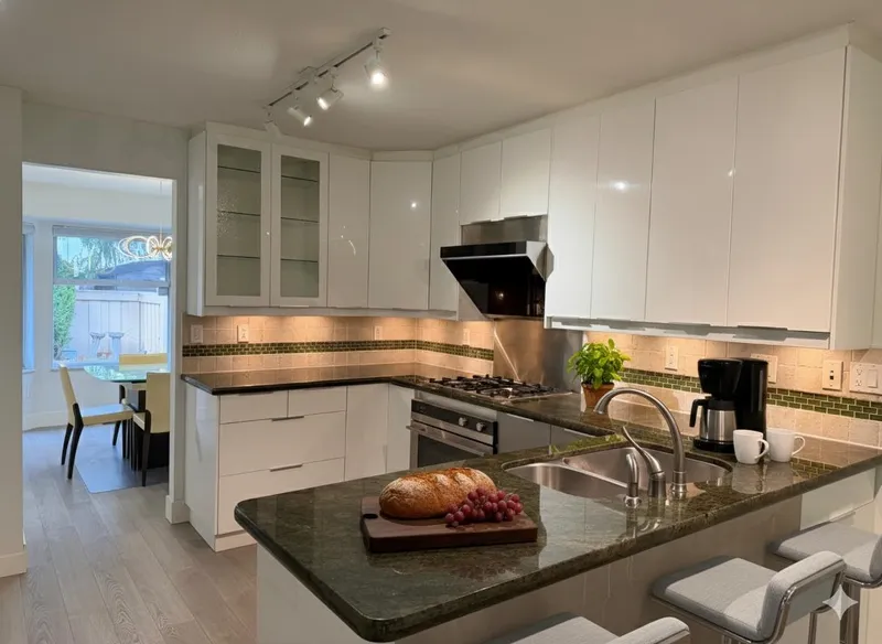 14 3471 REGINA AVENUE - photo 2 of 22